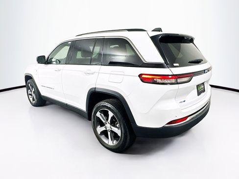 Used 2022 Jeep Grand Cherokee Limited 4xe w/ Luxury Tech Group II AWD/4WD image 5