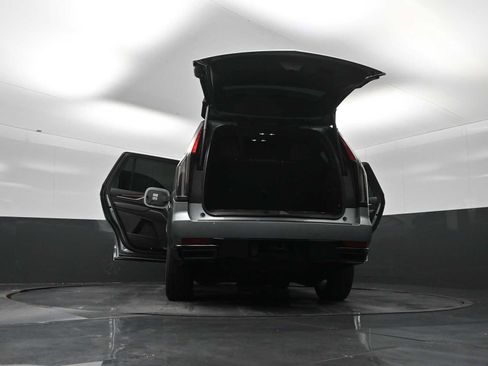 Used 2023 Cadillac Escalade Sport Platinum AWD/4WD image 40