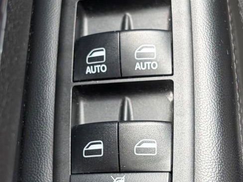Used 2018 Jeep Grand Cherokee Limited w/ Luxury Group II AWD/4WD image 16