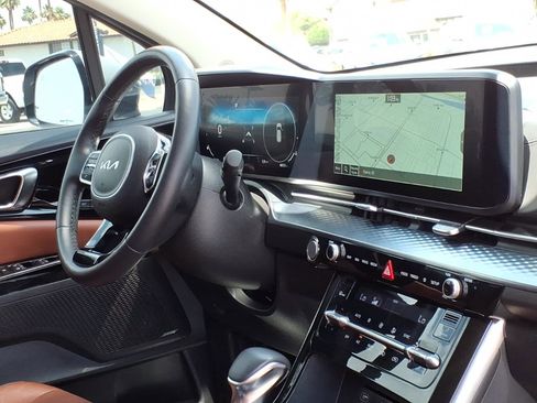 Used 2024 Kia Carnival SX Prestige FWD image 13