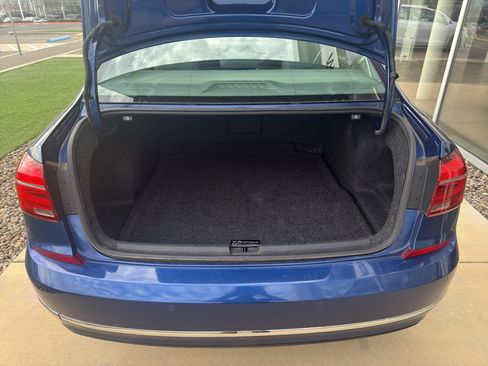 Used 2016 Volkswagen Passat 1.8T SEL Premium image 18