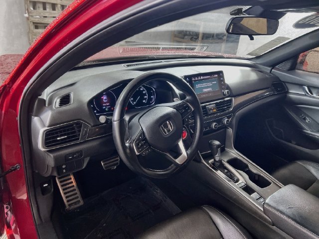 Used 2018 Honda Accord Sport image 11