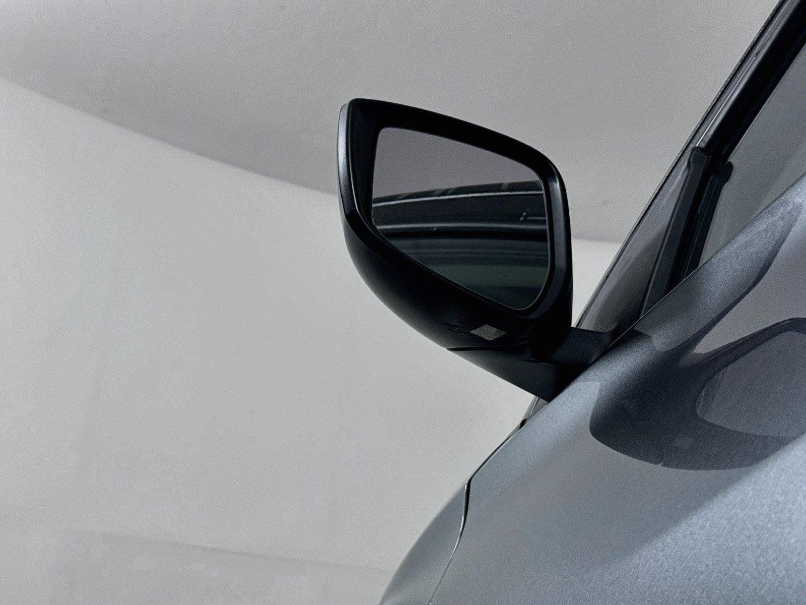 Used 2024 Nissan Kicks S FWD image 5