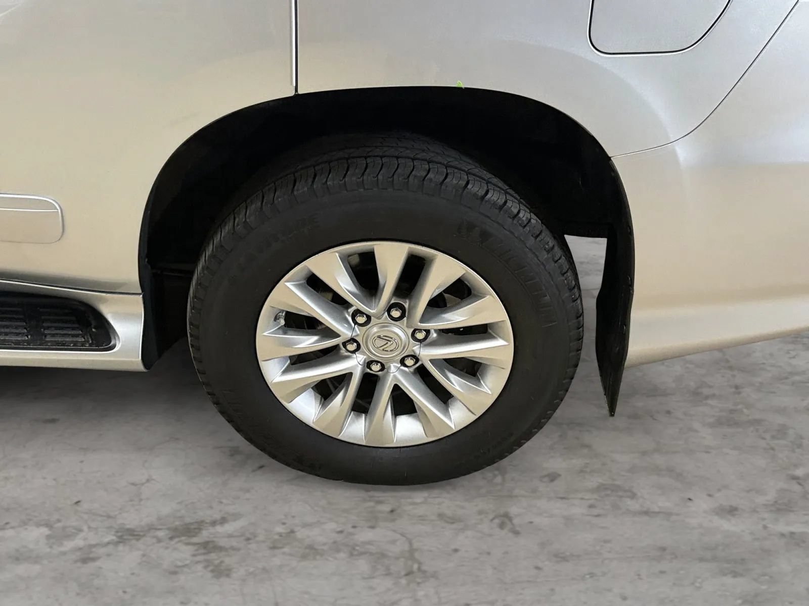 Used 2019 Lexus GX 460 Premium AWD/4WD image 44