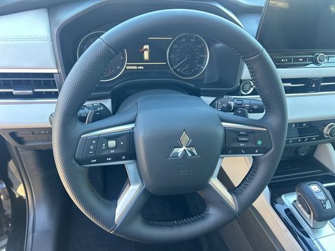 New 2026 Mitsubishi Outlander SE AWD/4WD image 16