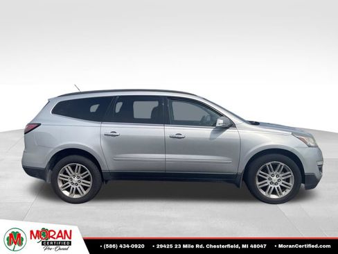 Used 2015 Chevrolet Traverse LT w/ Style and Technology Package FWD image 4