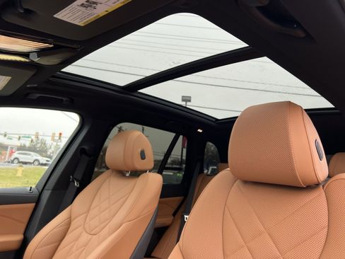 Used 2025 BMW X5 xDrive40i w/ Premium Package image 24