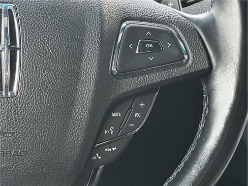 Used 2018 Lincoln MKX Reserve image 23