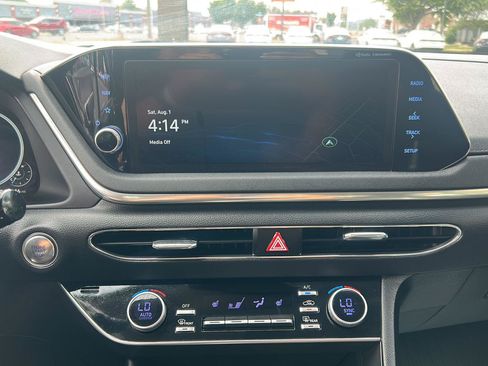Certified 2023 Hyundai Sonata SEL w/ Convenience Package FWD image 22