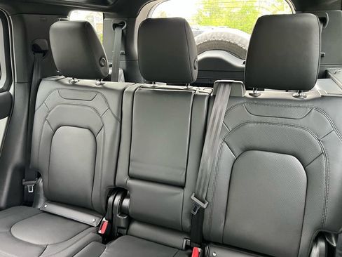 New 2026 Land Rover Defender 110 X-Dynamic SE AWD/4WD image 20