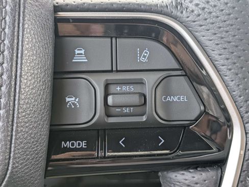 Used 2025 Toyota Tundra Platinum AWD/4WD image 25
