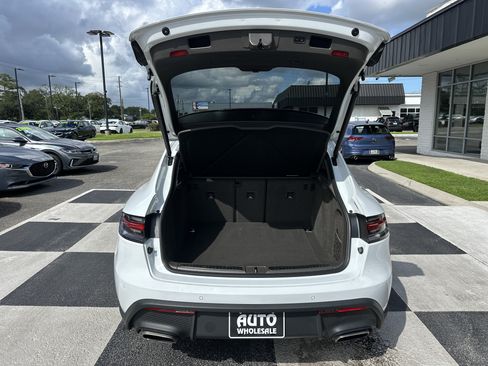 Used 2025 Porsche Macan AWD/4WD image 5