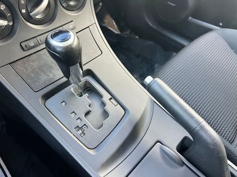 Used 2012 MAZDA MAZDA3 i Touring image 36