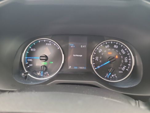 Used 2022 Toyota RAV4 XLE image 32