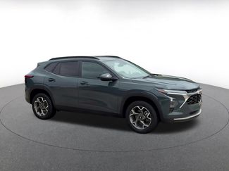 Used 2025 Chevrolet Trax LT FWD video 2