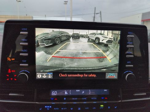 Certified 2022 Toyota Sienna Platinum FWD image 20