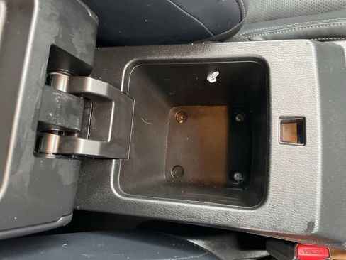 Used 2024 Mitsubishi Outlander SEL image 40