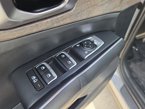 Used 2023 Kia Sorento S AWD/4WD image 19