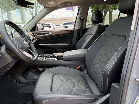 Used 2026 Volkswagen Atlas SE FWD image 10