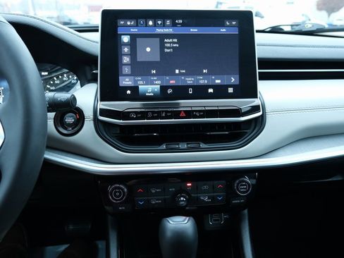 Used 2024 Jeep Compass Limited image 18