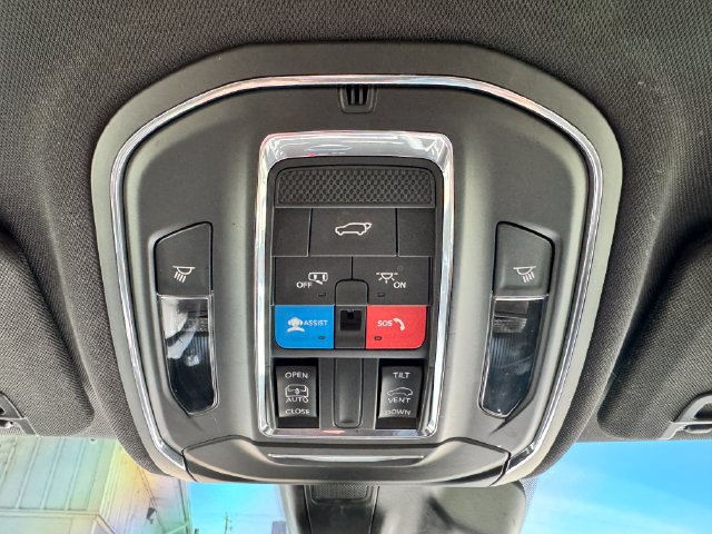 Used 2024 Jeep Grand Cherokee L Altitude AWD/4WD image 34