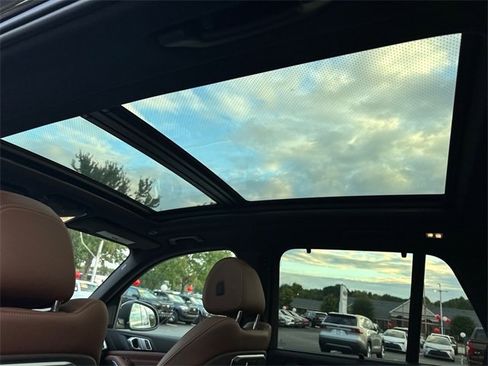 Used 2024 BMW X5 sDrive40i w/ Executive Package image 15