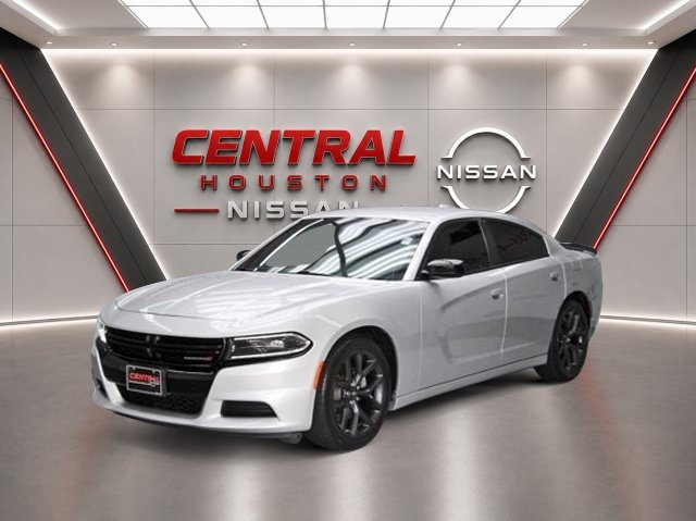 Used 2023 Dodge Charger SXT w/ Blacktop Package RWD image 2
