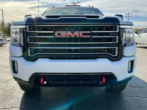 Used 2022 GMC Sierra 2500 AT4 w/ AT4 Premium Plus Package image 10