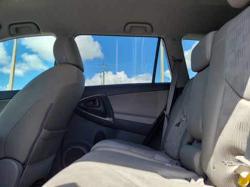 Used 2011 Toyota RAV4 2WD w/ Base L4 Extra Value Pkg image 10