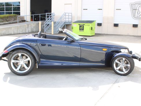 Used 2001 Chrysler Prowler RWD image 25