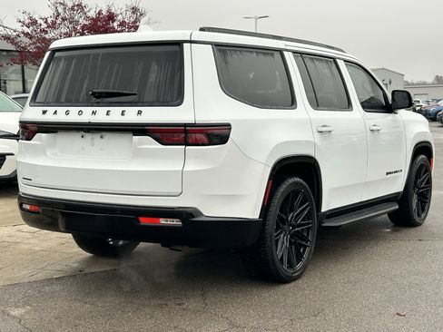 Used 2023 Jeep Wagoneer Series II image 7