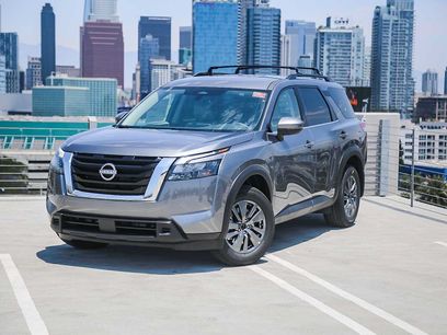 New 2025 Nissan Pathfinder SV