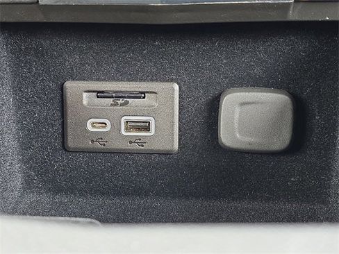 Certified 2023 Cadillac XT4 Premium Luxury w/ Cold Weather Package image 18