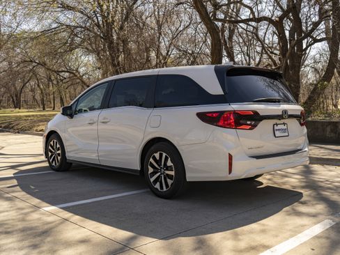 Certified 2025 Honda Odyssey EX-L image 7