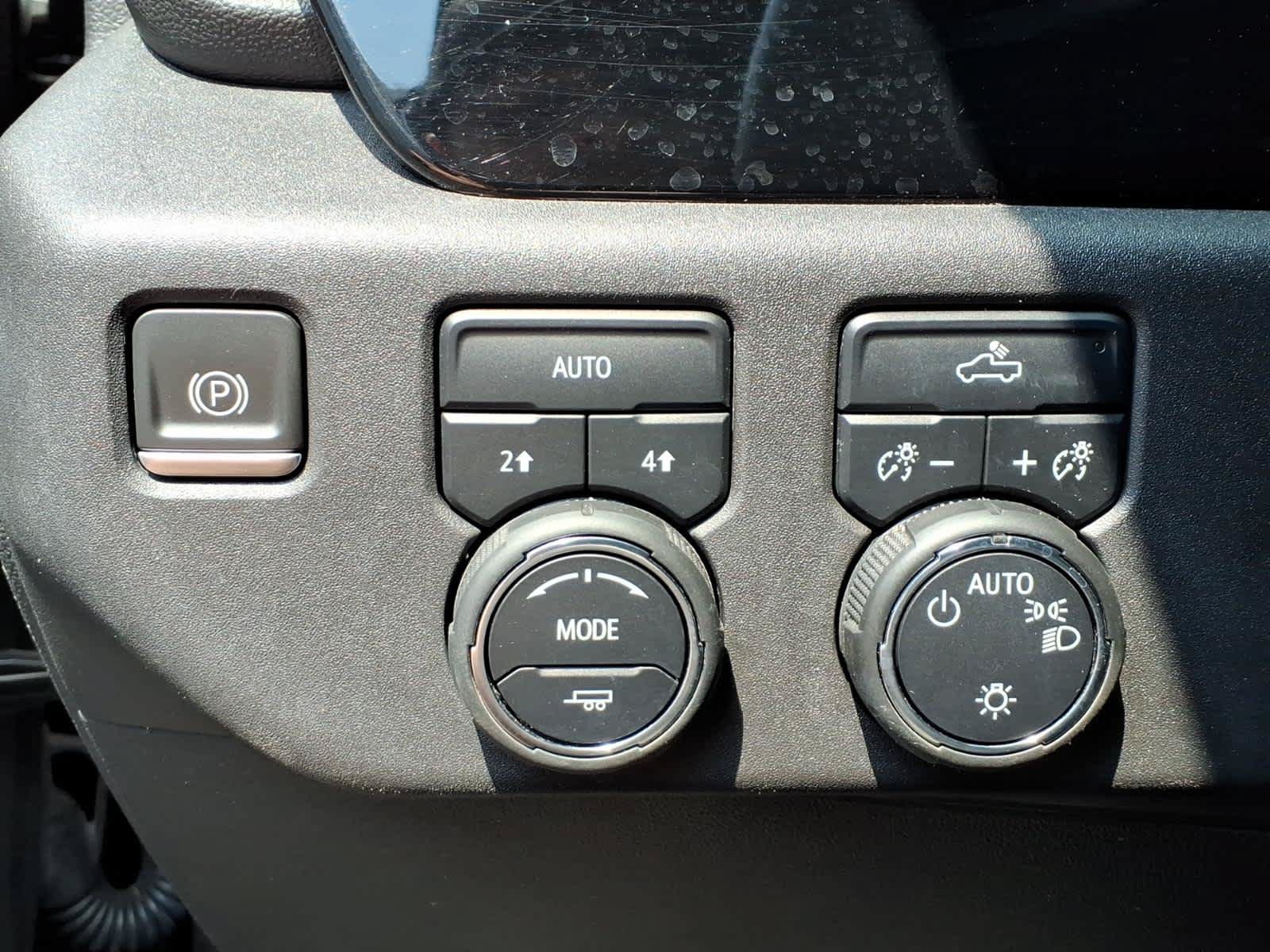 Used 2023 Chevrolet Silverado 1500 LT AWD/4WD image 11