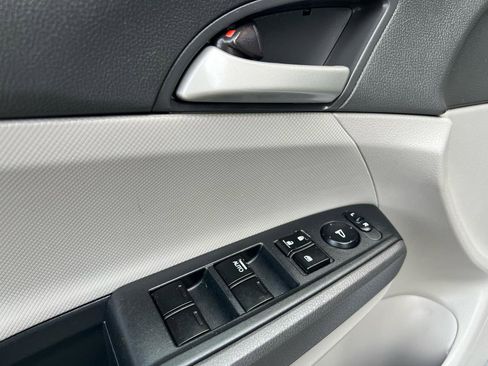 Used 2009 Honda Accord LX image 32
