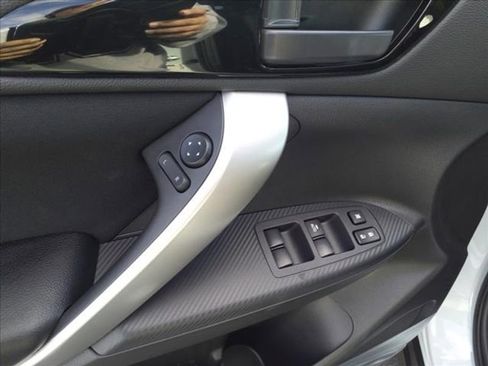 Used 2024 Mitsubishi Eclipse Cross ES image 16