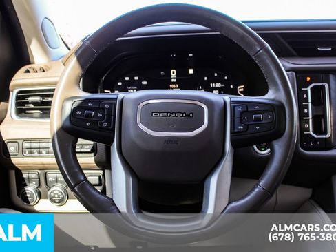 Used 2022 GMC Yukon XL Denali w/ Denali Premium Package image 25