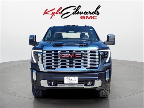 New 2025 GMC Sierra 2500 Denali w/ Denali Reserve Package image 2