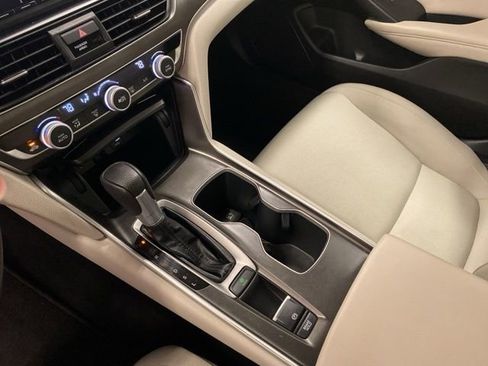 Used 2018 Honda Accord LX image 13