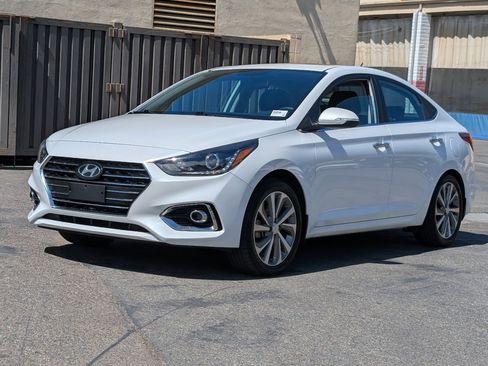 Used 2022 Hyundai Accent Limited image 11