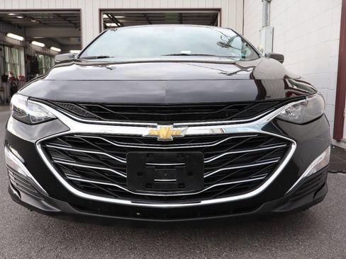 Used 2023 Chevrolet Malibu LS FWD image 2