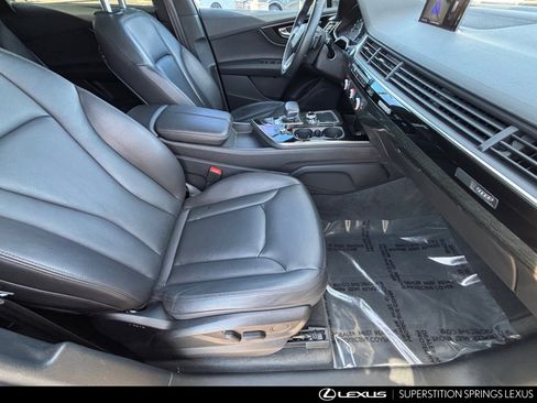 Used 2018 Audi Q7 3.0T Premium image 11