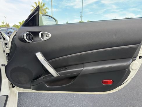 Used 2006 Nissan 350Z Coupe w/ (N93) Cargo Convenience Pkg image 12
