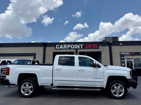 Used 2016 GMC Sierra 2500 SLT w/ Duramax Plus Package AWD/4WD image 9