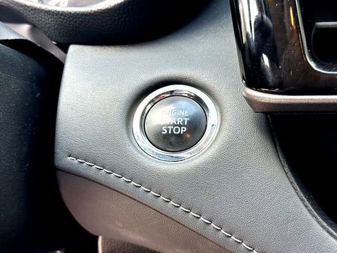 Used 2023 Toyota Highlander XLE image 15