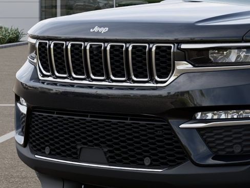 New 2025 Jeep Grand Cherokee Limited w/ Luxury Tech Group II AWD/4WD image 12
