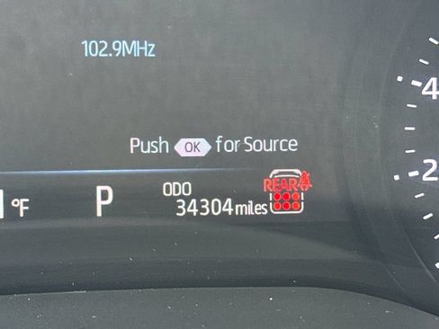 Used 2025 Toyota Sienna XLE FWD image 4