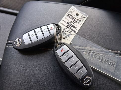Used 2025 Nissan Altima 2.5 S FWD image 21