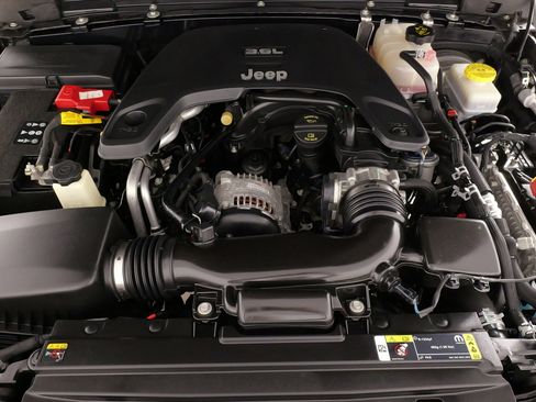 Used 2021 Jeep Wrangler Unlimited Sahara image 57